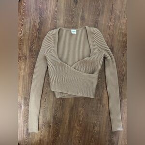 Abercrombie cross body sweater